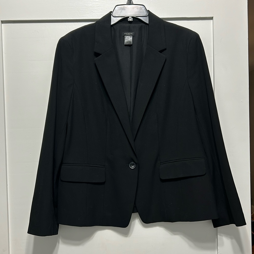 Ann Taylor black women’s blazer
